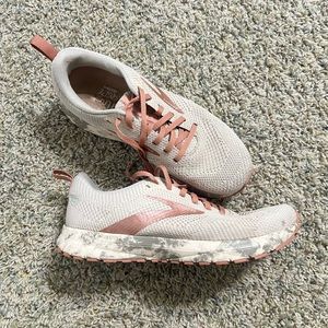 Brooks Revel 5 Rose Gold Women's Running Shoes Size 9